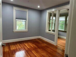 467 Maple Ave in Barrington, RI - Building Photo - Building Photo