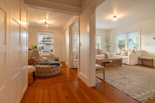 116 4th Ave N in Edmonds, WA - Building Photo