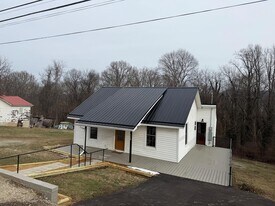 520 Virginia Ave in Marion, VA - Building Photo