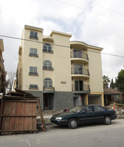 5312 Hermitage Ave in Valley Village, CA - Foto de edificio - Building Photo