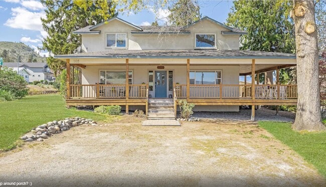 property at 103 N Evergreen St