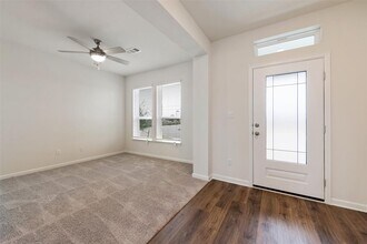 801 Simmental Loop in Hutto, TX - Building Photo - Building Photo