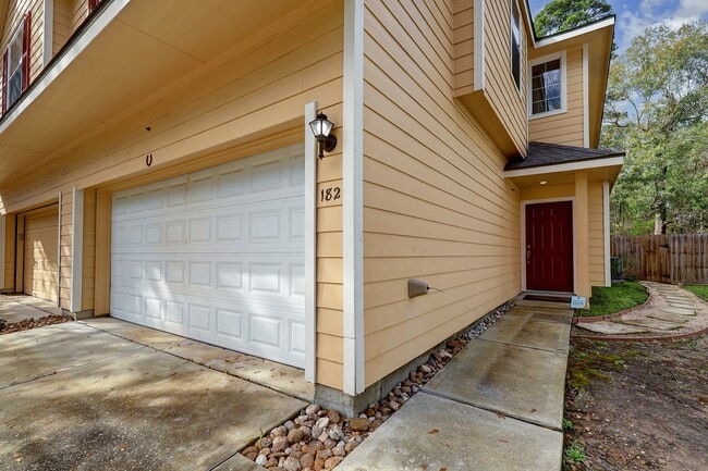 182 W Stedhill Loop in Conroe, TX - Building Photo - Building Photo