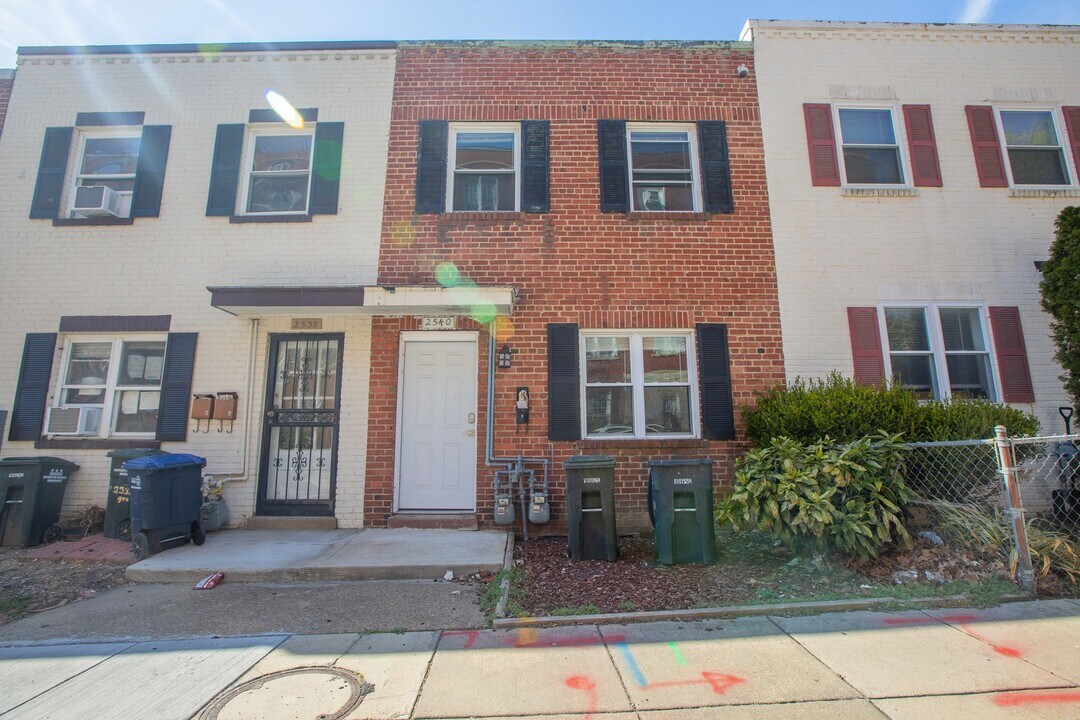 2540 9th St NW in Washington, DC - Building Photo
