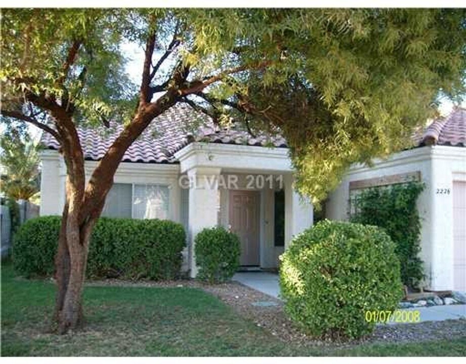 2226 Crown Valley Ln in North Las Vegas, NV - Building Photo