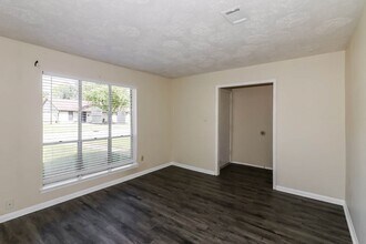 8422 Bandridge Rd in La Porte, TX - Building Photo - Building Photo