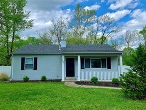 231 Hillsdale Dr in Ballwin, MO - Building Photo - Building Photo