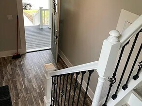 5651 Bramble Ave, Unit Unit 1 in Cincinnati, OH - Building Photo - Building Photo