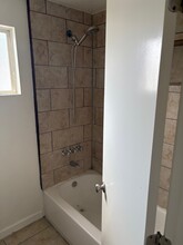 1731 E 62nd St, Unit 1731 in Los Angeles, CA - Building Photo - Building Photo