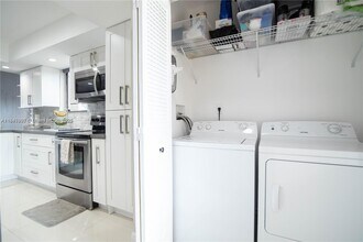 874 NW 79th Ter in Plantation, FL - Building Photo - Building Photo