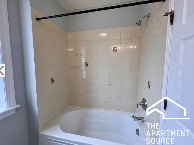 2900 N Kolmar Ave, Unit 3 in Chicago, IL - Foto de edificio - Building Photo