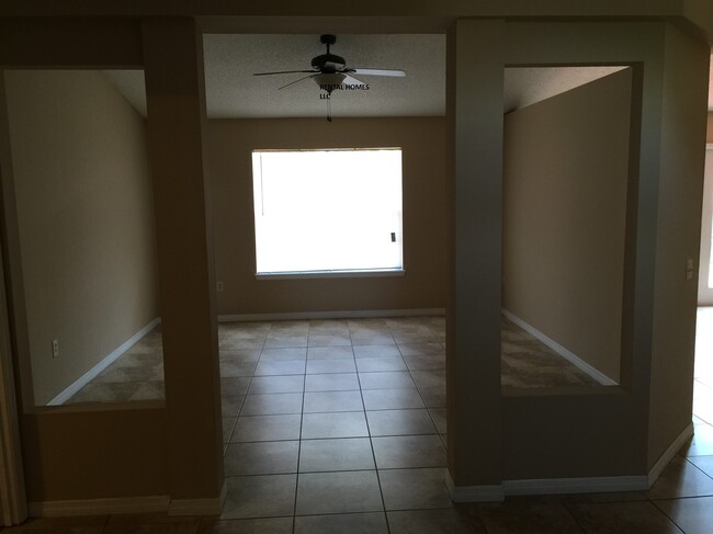 1046 Ireland Dr in Deltona, FL - Building Photo - Building Photo