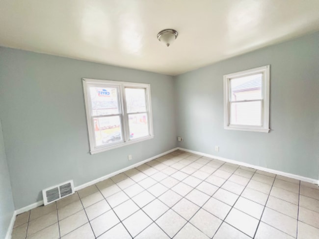 5930 N 69th St in Milwaukee, WI - Building Photo - Building Photo