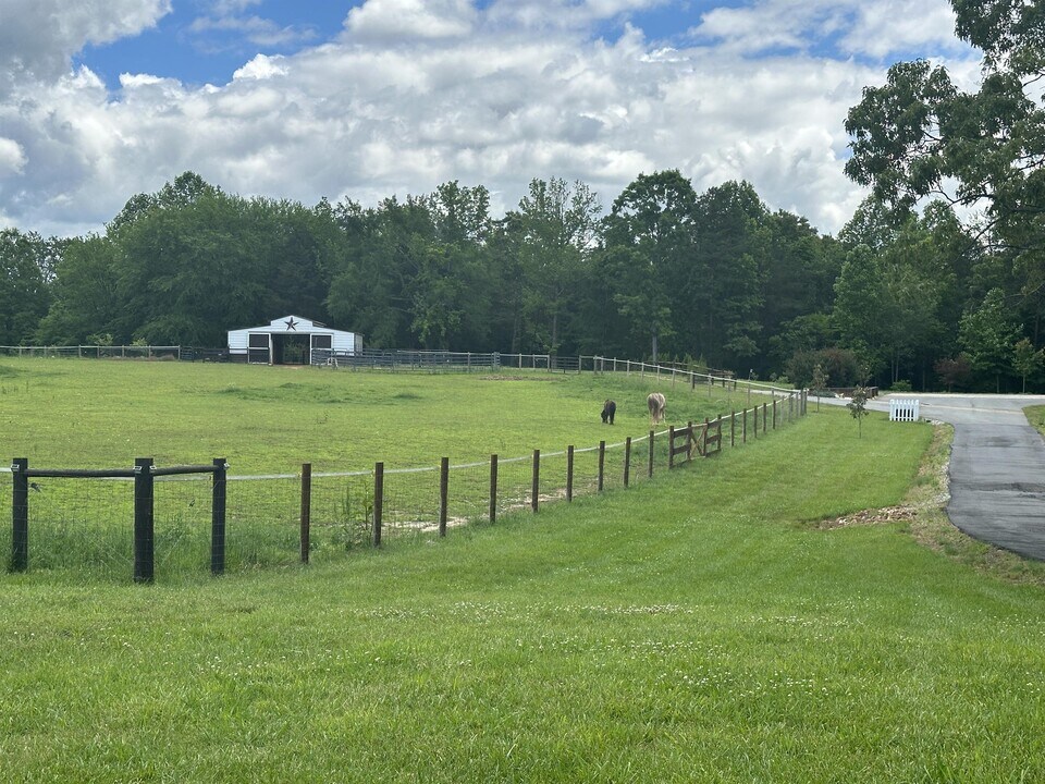 335 Dalton Rd in Mocksville, NC - Building Photo