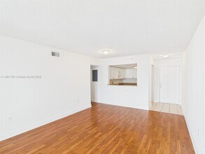 60 NW 37th Ave in Miami, FL - Building Photo - Building Photo