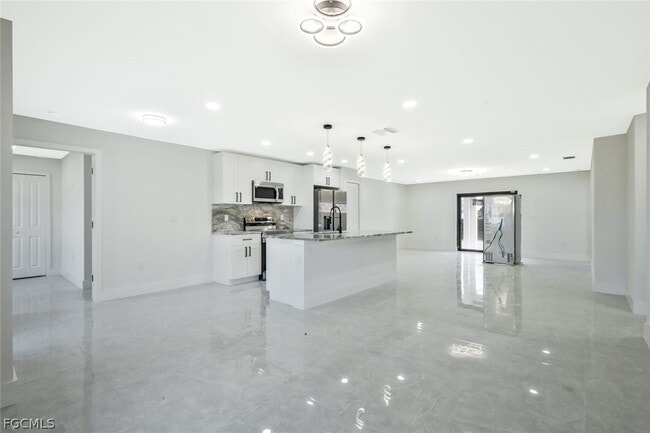 3413 27th St SW in Lehigh Acres, FL - Building Photo - Building Photo