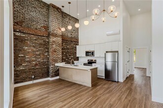 106 Hotel St in Utica, NY - Building Photo - Building Photo