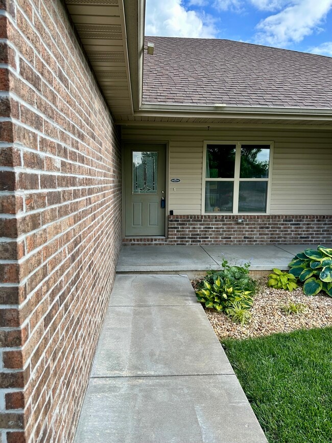 property at 872 E Melton Rd