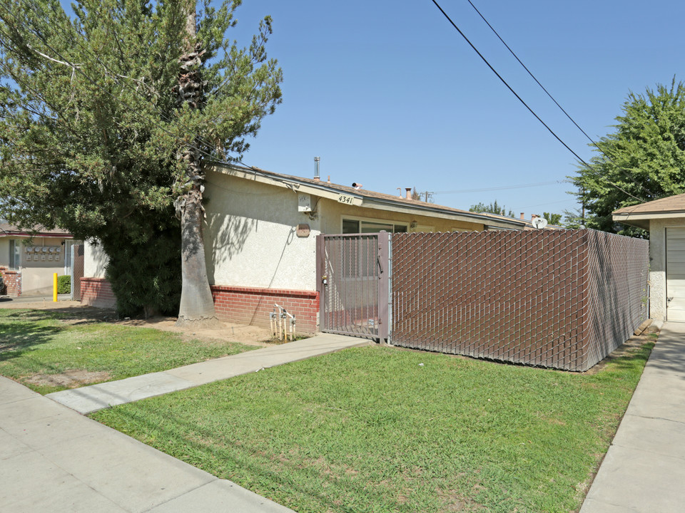 4341-4343 E Sierra Madre Ave in Fresno, CA - Building Photo