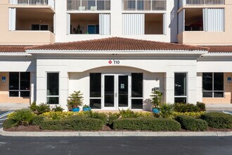 Ocean Dunes Condominium in Melbourne Beach, FL - Foto de edificio - Building Photo