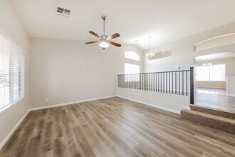 7310 N 82nd Ave in Glendale, AZ - Building Photo - Building Photo