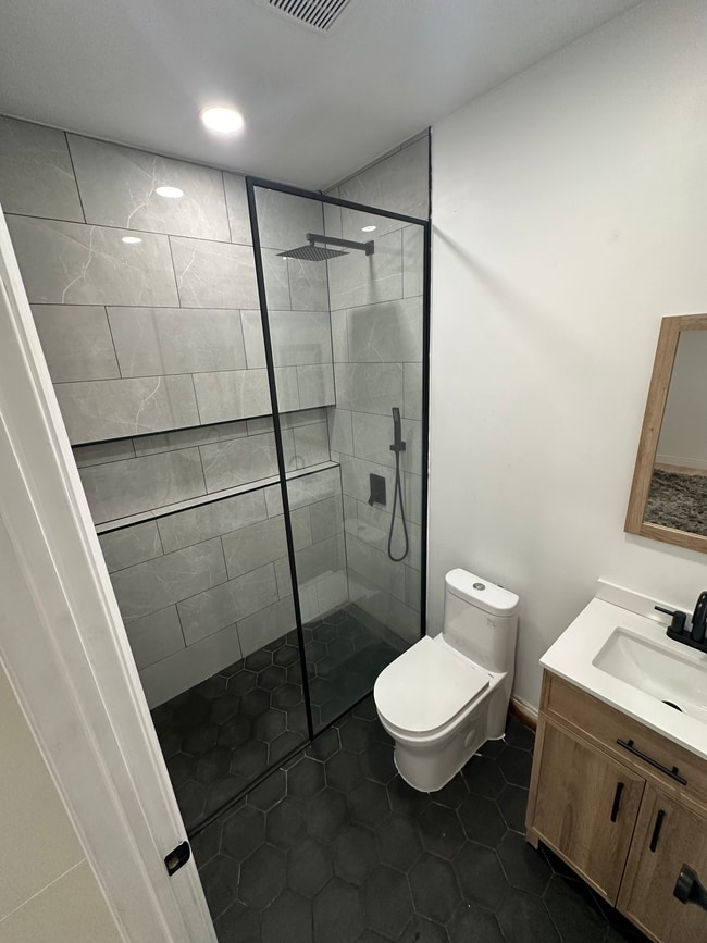170 Penn Way, Unit MODERN- RENOVATED