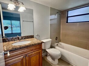 1477 Lake Crystal Dr in West Palm Beach, FL - Building Photo - Building Photo