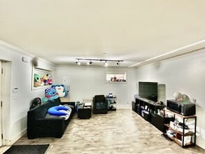 4176 Victoria Dr in Vancouver, BC - Building Photo - Building Photo