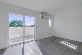 4756 Madison Ave in San Diego, CA - Building Photo - Building Photo