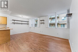 323-323 Richmond St E in Toronto, ON - Building Photo - Building Photo