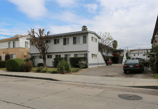 5110 Bakman Ave in North Hollywood, CA - Building Photo - Building Photo