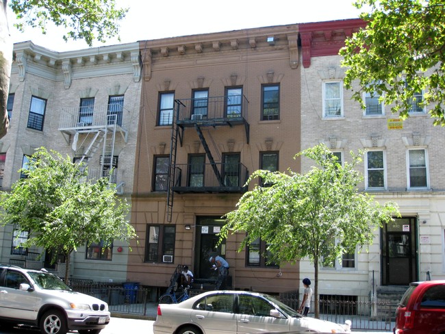 1338 STERLING Pl in Brooklyn, NY - Foto de edificio - Building Photo