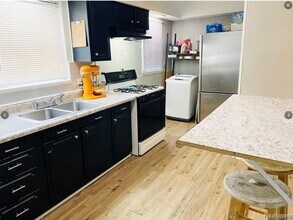 11227 Packard Ave in Warren, MI - Building Photo - Building Photo