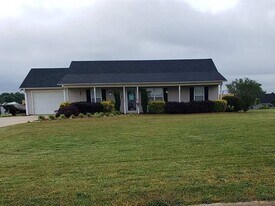 504 White Rose Ln in Boiling Springs, SC - Building Photo