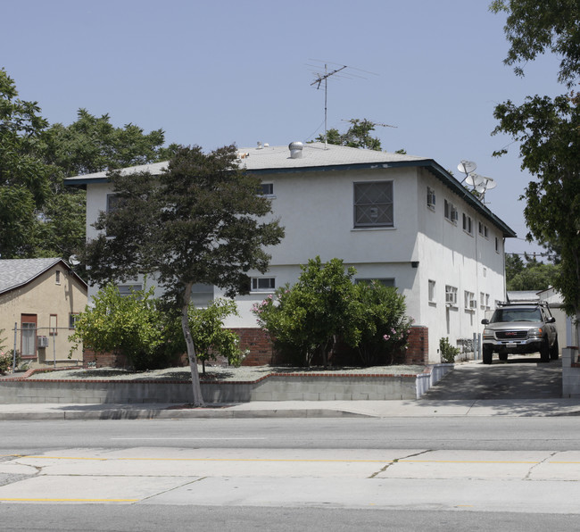 11645 Burbank Blvd in North Hollywood, CA - Building Photo - Building Photo