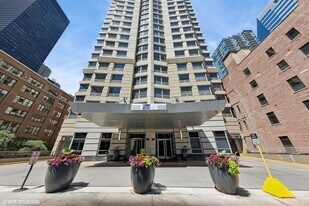 440 N Wabash Ave in Chicago, IL - Building Photo