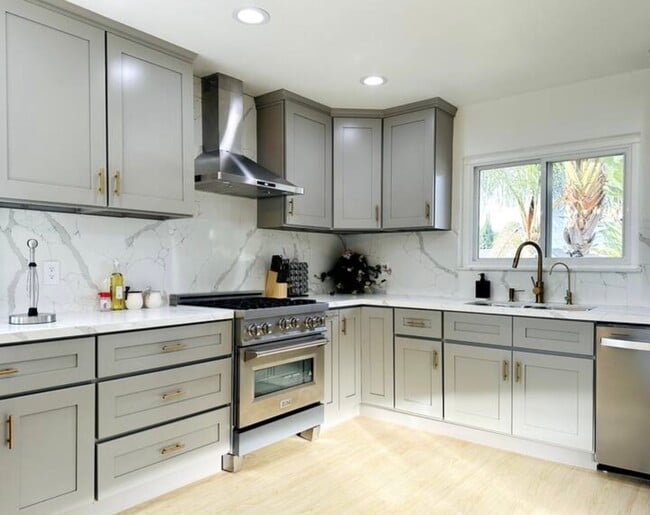11472 Banner Ave in Garden Grove, CA - Foto de edificio - Building Photo