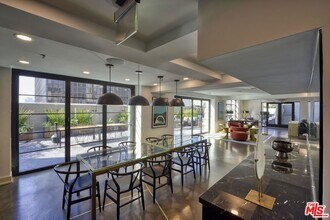 727 W 7TH St, Unit 3 in Los Angeles, CA - Building Photo - Building Photo