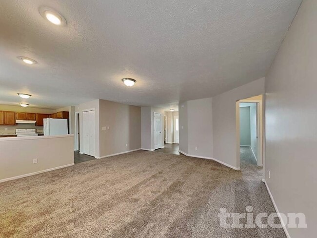 6228 Glenshire Ln in Indianapolis, IN - Building Photo - Building Photo