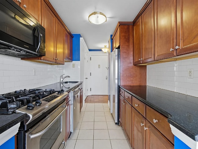 500 Central Ave in Union City, NJ - Building Photo - Building Photo