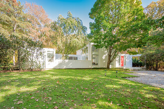 4 Bob White Ct in East Hampton, NY - Building Photo - Building Photo