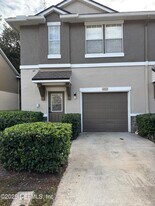 4018 Augustine Green Ct in Jacksonville, FL - Building Photo