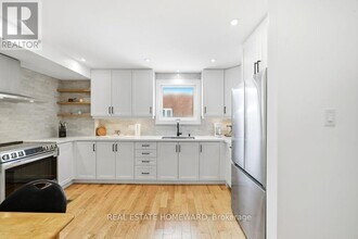 170 Harrison Dr in Newmarket, ON - Building Photo - Building Photo