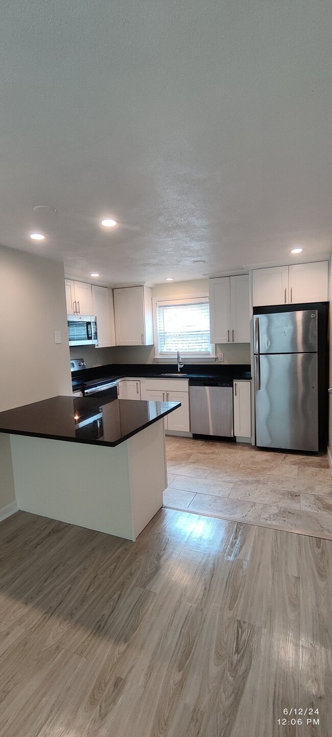 5 Edwards St, Unit 3