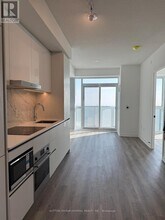 8 Interchange Wy in Vaughan, ON - Building Photo - Building Photo