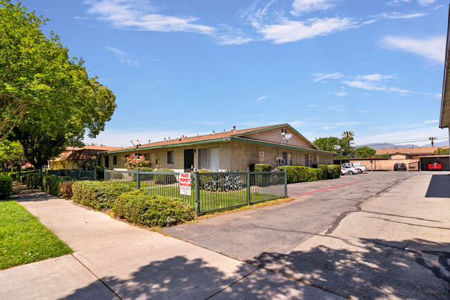 1356 W Stoneridge Ct in Ontario, CA - Building Photo - Primary Photo