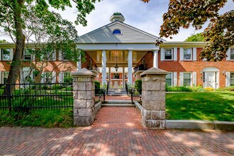 175 Pine St, Unit 1J in Portland, ME - Foto de edificio - Building Photo