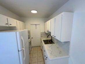 6025 Polk St in Hollywood, FL - Foto de edificio - Building Photo