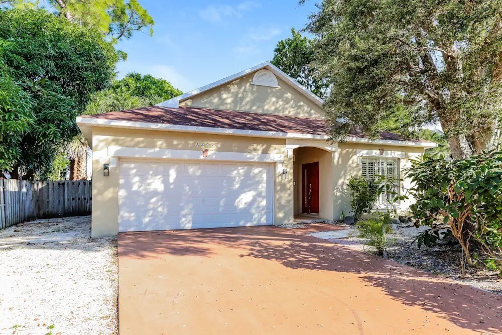 6296 Lauderdale St in Jupiter, FL - Building Photo