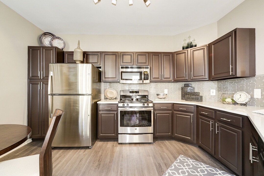 Huntington at King Farm in Rockville, MD - Foto de edificio